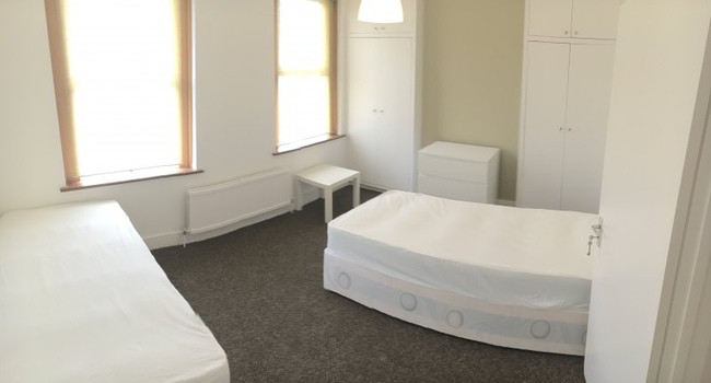  Сдаётся большая двухместная комната для пары в районе Stratford E15, Leyton E10