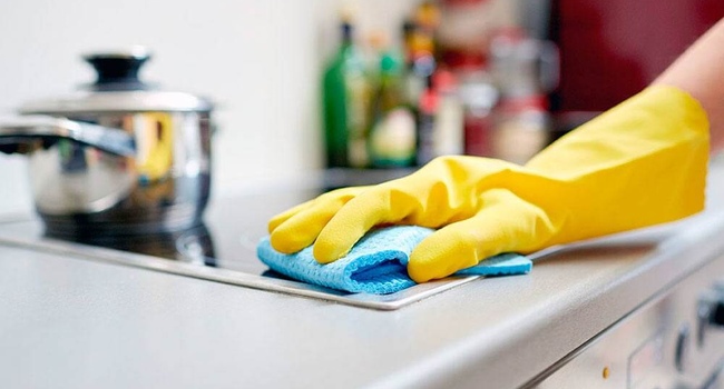 Требуется женщина для уборки домов