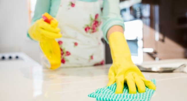 Требуется девушка на работу уборщицей в жилые дома